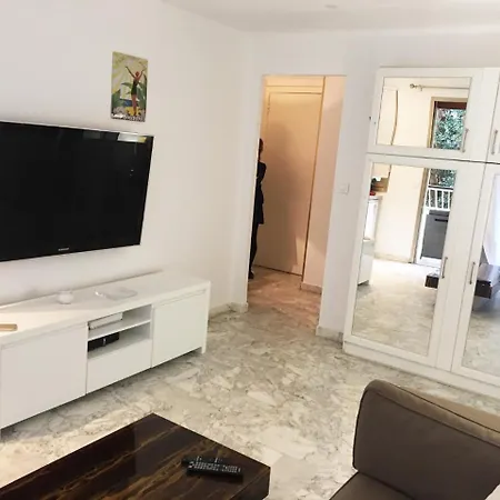 Apartamento Vif2 - Studio Avec Terrasse Vue Jardin Et Tennis De Cannes