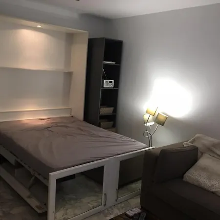 Vif2 - Studio Avec Terrasse Vue Jardin Et Tennis De Apartamento Cannes